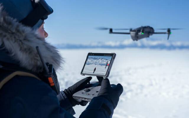 DJI 플래그십 카메라 드론 '매빅4 프로' (사진=DJI)