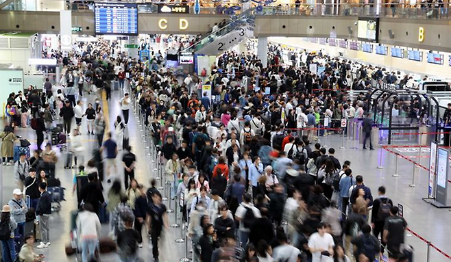 지난 1일 부산 강서구 김해공항 국제선 출국장 풍경. ⓒ뉴시스