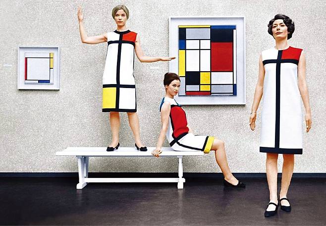 이브  생로랑이 디자인한 몬드리안 드레스(Mondrian Dress)                 /©  Eric Koch/Anefo