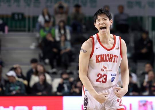 포효하는 김형빈. 사진[연합뉴스]