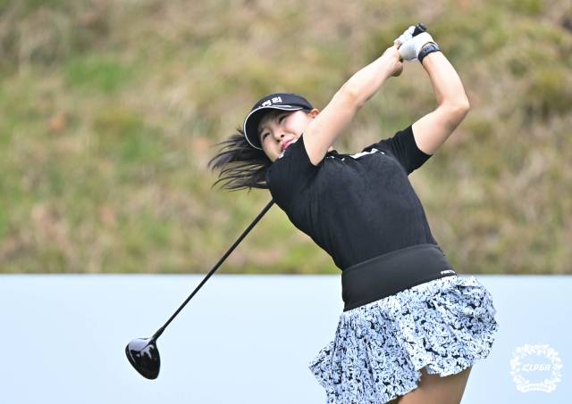 티샷을 하고 있는 고지우. 사진 제공=KLPGA
