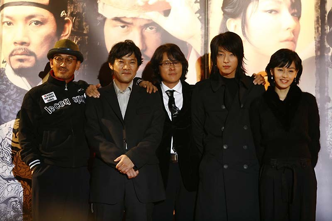 ‘왕의 남자’ 프로모션 당시 이준익 감독, 정진영, 감우성, 이준기, 강성연.