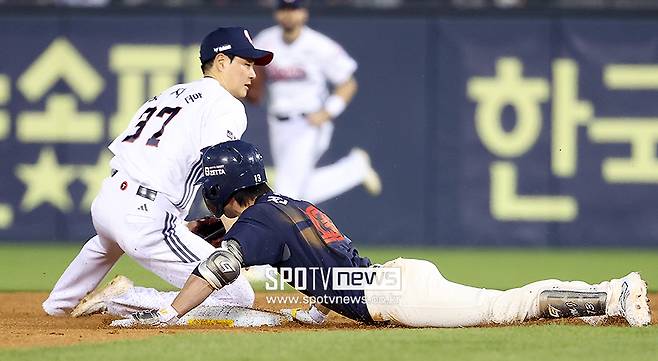 ▲ 전민재는 타격은 물론 수비에서도 롯데 내야에 큰 도움이 될 것으로 기대를 모은다 ⓒ곽혜미 기자