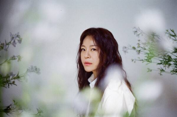 ▲ 이영현이 19년 만에 새롭게 해석한 네이버웹툰 '선녀외전'의 컬래버 음원 '연'이 오는 21일 오후 6시 공개된다. 제공|에이치오이엔티