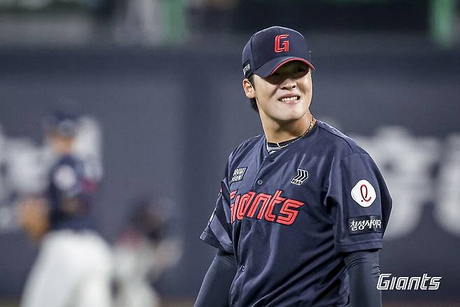 ▲ 이민석은 릴리스포인트를 떨어뜨리면서 투구시 중심 이동이 안정적으로 변했고, 이는 구속 증가와 제구 안정이라는 두 마리 토끼를 모두 잡고 있다 ⓒ롯데자이언츠