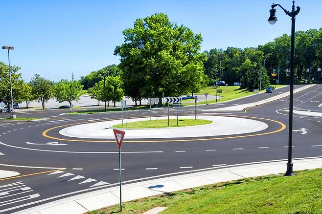 회전교차로의 화물차 턱