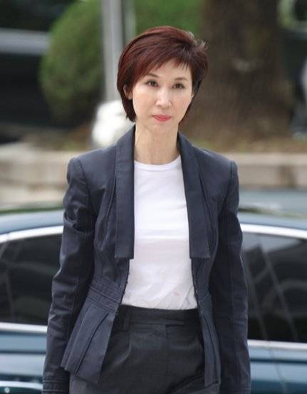 노소영 아트센터 나비 관장이 지난해 4월 열린 이혼소송 항소심 2차 변론에 출석하고 있다. 뉴시스