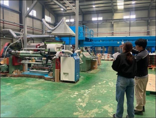 환경오염물질 배출업소 점검하는 양산시 관계자 [경남 양산시 제공. 재판매 및 DB 금지]