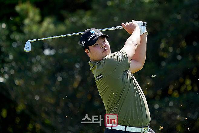 황중곤이 17일 제주 서귀포시 핀크스 골프클럽에서 열린 SK텔레콤 오픈 1라운드에서 경기하고 있다. (사진=이데일리 골프in 김상민 기자)