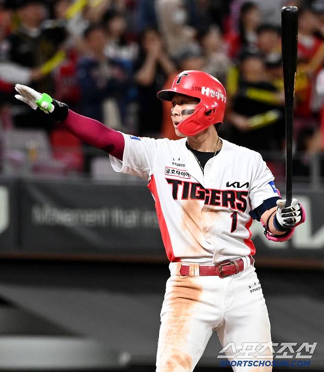 심판님 타임이요! 무언가 불편했던 박찬호의 다급한 손짓