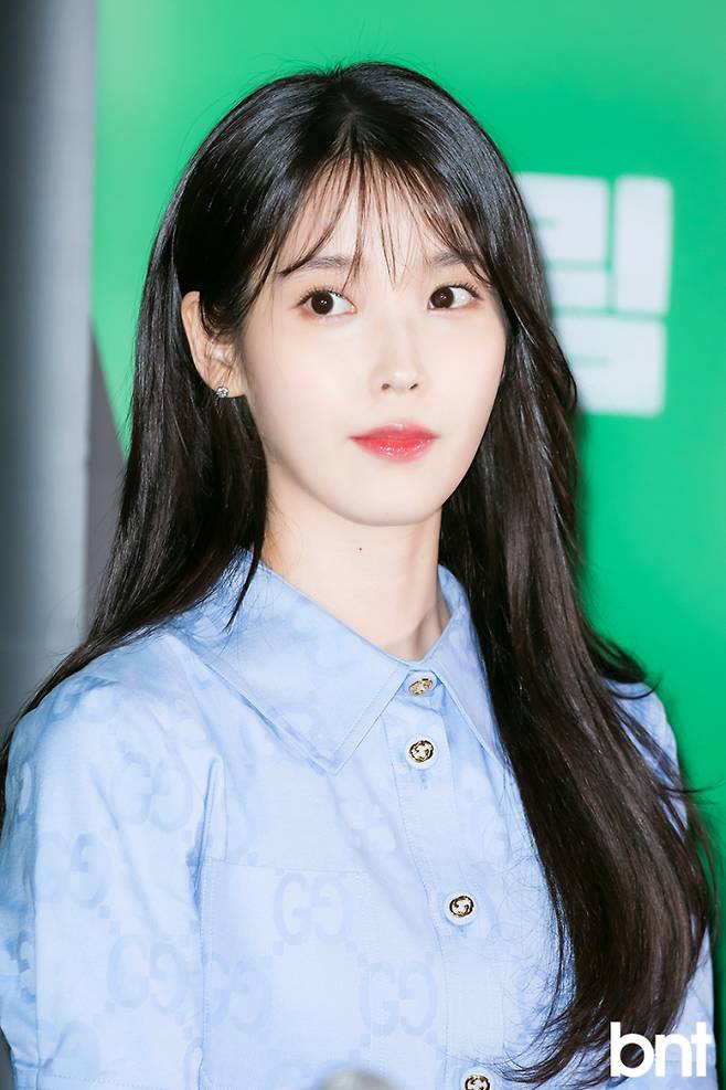 아이유 또 기부… 누리꾼 갑론을박  ©bnt뉴스