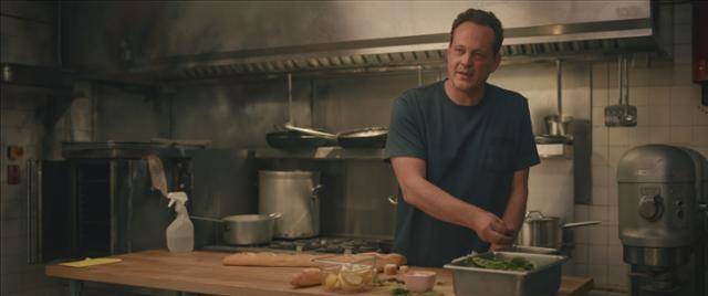 조는 재산 대부분을 식당에 투자했으나 손님의 오지 않아 적자를 면치 못한다. 조금씩 결단의 시간이 다가온다. 넷플릭스 제공