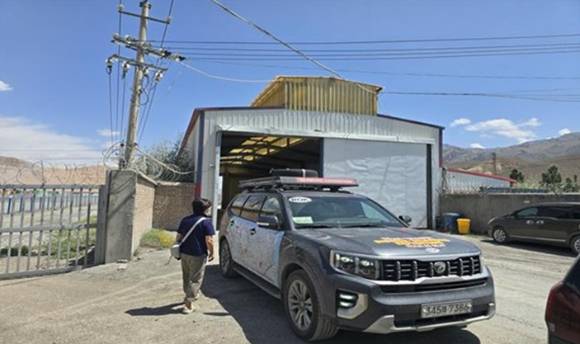 천산산맥 3천미터 고산지대의 허름한 국경초소. [사진=윤영선]