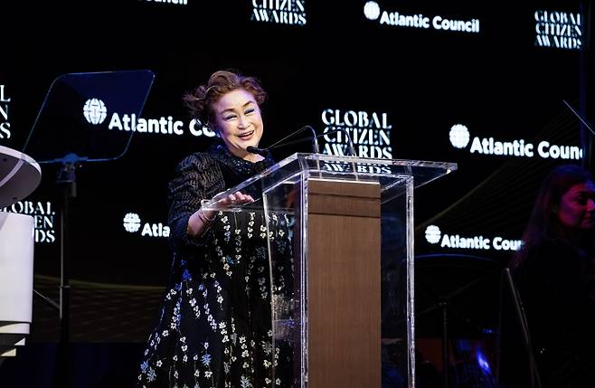 지난해 미국 뉴욕에서 아시아 여성 기업인 최초로 세계시민상을 수상한 이미경 CJ그룹 부회장. CJ ENM 제공