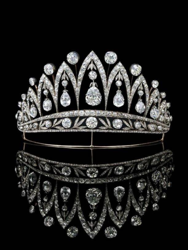 사보이 왕가의 마지막 왕 움베르토 2세의 부인인 벨기에의 마리조제 공주의 왕관 [일메사제로]
