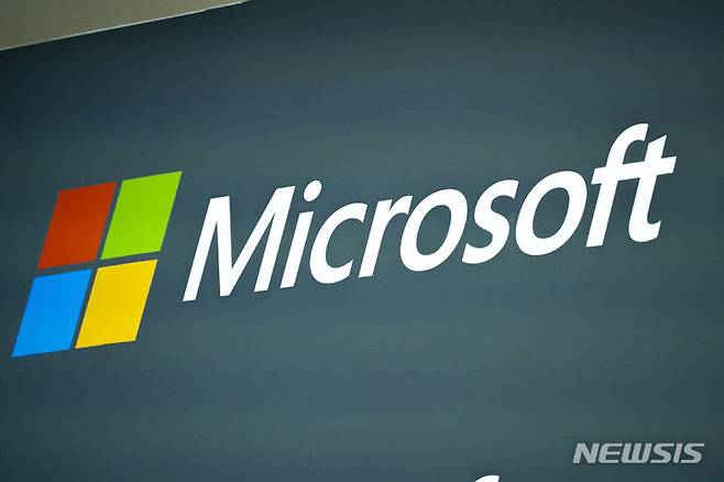 [바르셀로나(스페인)=AP/뉴시스]미 마이크로소프트 로고. 2025.5.17.