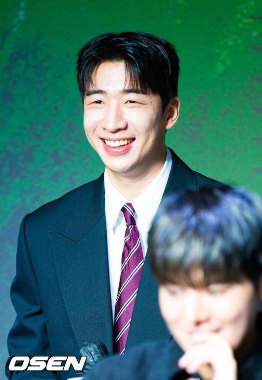 [OSEN=박준형 기자] 21일 서울 마포구 호텔나루에서 넷플릭스(Netflix) 시리즈 ‘약한영웅 Class 2’의 제작발표회가 진행됐다.배우 박지훈과 려운, 최민영, 유수빈, 배나라, 이민재, 이준영가 출연하는 ‘약한영웅 Class 2’는 지난 2022년 센세이션을 일으키며 학원 액션 성장 드라마의 신기원을 연 ‘약한영웅 Class 1’의 두 번째 이야기다.배우 유수빈이 미소 짓고 있다  2025.04.21 / soul1014@osen.co.kr