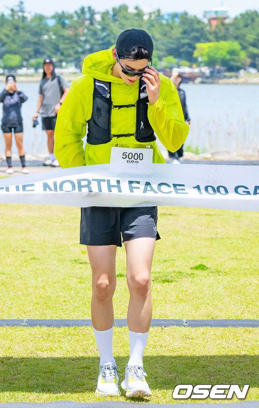 [OSEN=강릉, 민경훈 기자] 가수 겸 배우 차은우와 함께하는 국제 트레일러닝 대회 ‘TNF 100 강원' 행사가 17일 강원도 강릉시 초당동 경포호수광장에서 열렸다.