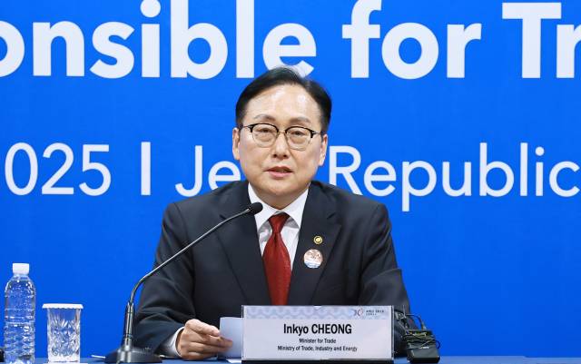 정인교 산업통상자원부 통상교섭본부장이 16일 제주 서귀포시 국제컨벤션센터(ICC)에서 아시아태평양경제협력체(APEC) 통상장관 회의 결과를 브리핑하고 있다. 사진제공=산업부