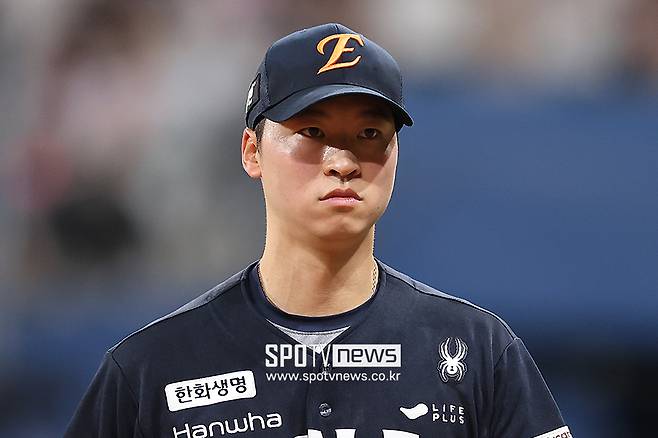 ▲ 올 시즌 부진 끝에 결국 16일 1군 엔트리에서 말소돼 경기력 조정의 시간을 갖는 엄상백 ⓒ곽혜미 기자