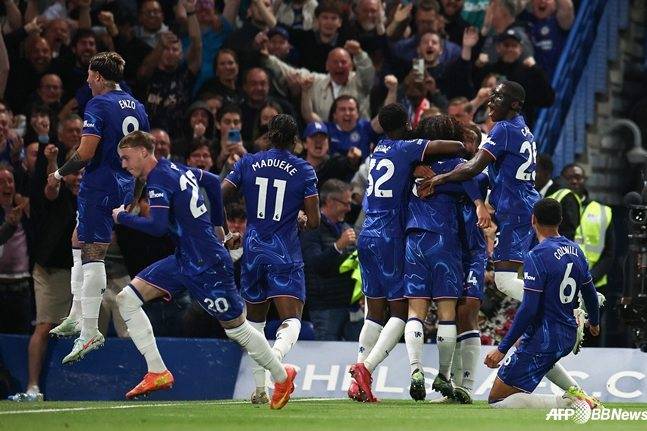 첼시 선수들이 맨체스터 유나이티드전 선제골 후 기뻐하고 있다. /AFPBBNews=뉴스1