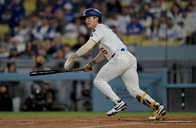 LA 다저스 김혜성이 17일 미국 캘리포니아주 로스앤젤레스의 다저스타디움에서 열린 2025 미국프로야구 메이저리그(MLB) LA 에인절스와의 홈경기에 9번타자 겸 2루수로 선발 출전해 3타수 2안타를 기록했다. REUTERS 연합뉴스