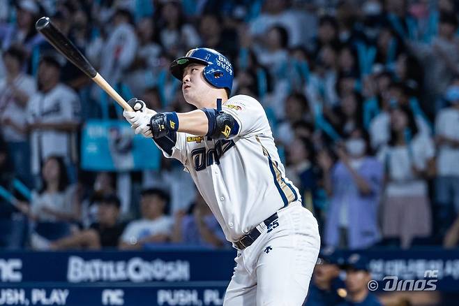 NC 포수 김형준은 17일 울산문수야구장에서 열린 '2025 신한 SOL Bank KBO 리그' 키움과 더블헤더 1경기에서 8번타자 포수로 선발 출전했다. 7회말 결승타를 포함해 2타점을 기록. 공격에 활력을 불어넣었다. NC 다이노스