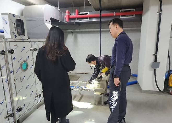 정화조 악취정화시설 점검 [성남시 제공. 재판매 및 DB 금지]