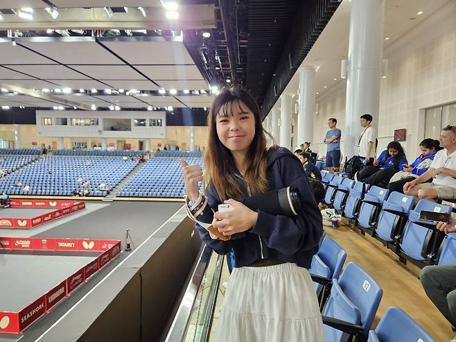 서효원을 응원하는 제니퍼(대한탁구협회 제공)