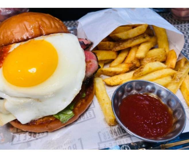 Internet_20250518_084958_7.jpeg 고든램지 햄버거 오픈이벤트 갔다 빈손으로 돌아온 어머니 후기 (슬픔이 행복으로 바뀌는 순간) .jpg