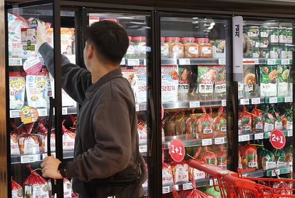 18일 서울 시내 한 마트에 국내산 김치가 진열돼 있다. 2025.5.18 [사진=연합뉴스]