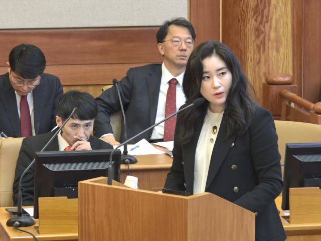 윤석열 대통령측 대리인단 김계리 변호사가 지난 2월 25일 서울 종로구 헌법재판소에서 열린 윤석열 대통령 탄핵심판 11차 변론에서 피청구인 변론을 하고 있다. 헌법재판소 제공