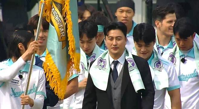 ‘뭉쳐야 찬다4’ 안정환 감독의 팀 ‘환타지스타’. 사진ㅣJTBC