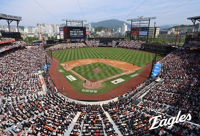 KBO리그가 역대 최소경기로 400만 관중을 돌파했다. 지난해 역대 최초의&nbsp;1000만 관중 시대를 연 KBO리그의 올 시즌 흥행도 예사롭지 않다.&nbsp;사진제공｜한화 이글스