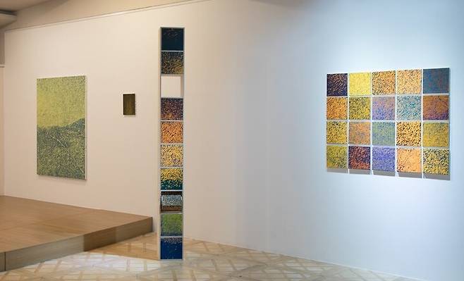 아트펄유 기획전 '슬릿 통과하기'.