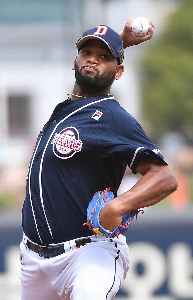 두산베어스 시절 라울 알칸타라. 사진=뉴시스