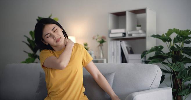 특정 심리치료가 뇌 변화를 유도해 만성통증을 줄일 수 있다는 연구 결과가 나왔다. [사진=게티이미지뱅크]