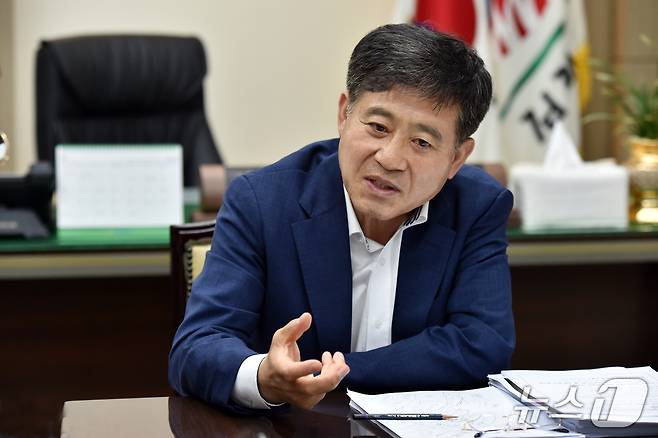 정성주 김제시장이 매니페스토실천본북 주관한 민선8기 공양이행평가 결과 최우수 등급을 받았다.(김제시 제공. 재판매 및 DB금지)