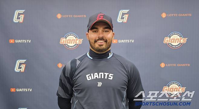 인터뷰에 임한 감보아. 김영록 기자