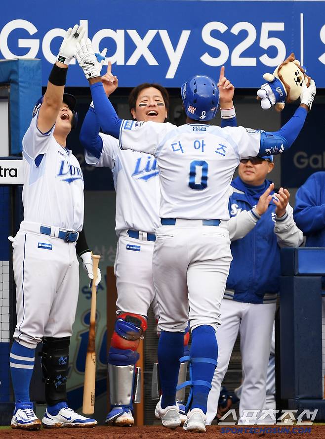 5일 대구 삼성라이온즈파크에서 열린 삼성 라이온즈와 한화 이글스의 경기. 6회말 삼성 디아즈가 솔로포를 날린 뒤 환호하고 있다. 대구=박재만 기자 pjm@sportschosun.com/2025.04.05/