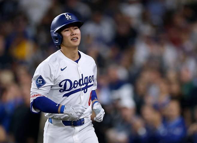 LA 다저스 김혜성이 결국 메이저리그 잔류를 보장받았다. 이제는 롱런하는 일만 남았는데, 플래툰의 일원 또는 백업 유틸리티맨으로 존재감을 이어가야 한다. AFP연합뉴스