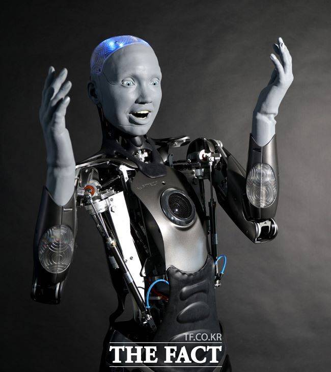 세계적인 휴머노이드 로봇 '아메카'. /화성시