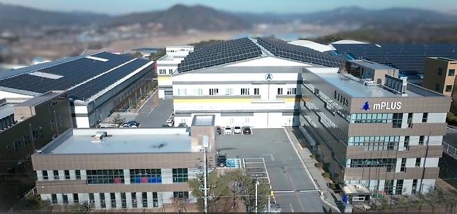 충북 청주시에 위치한 엠플러스 회사 전경. /엠플러스 제공