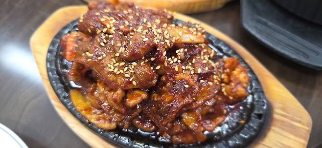 20250519_122357.jpg 제육 콩나물김치국 백반