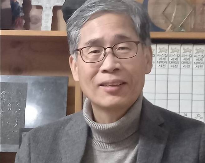 신평 변호사/사진=페이스북 갈무리,뉴시스