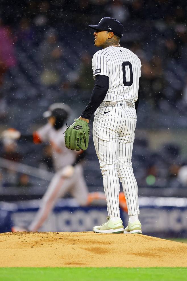 <yonhap photo-2420="">지난 4월 12일 이정후에게 홈런을 허용한 마커스 스트로먼의 모습. [AFP=연합뉴스]</yonhap>