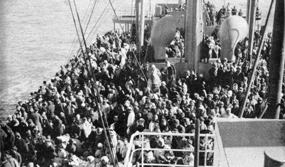 1950년 12월 함경남도 흥남에서 벌어진 ‘흥남 철수작전’에 투입돼 1만4000여 명의 피란민을 구출한 ‘메러디스 빅토리호’의 모습. [연합뉴스]