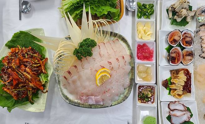 태안의 자연산 수산물 한상