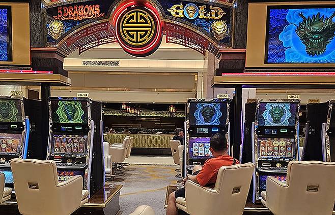 필리핀 마닐라의 글로벌 카지노는 24시간 고객이 원하는 시간에 편안하게 게임을 즐길 수 있어 강원랜드와 극명하게 대비된다.(사진=뉴시스) *재판매 및 DB 금지