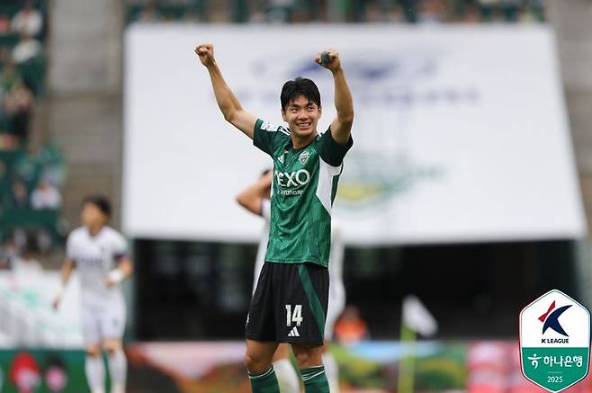 [서울=뉴시스] 프로축구 K리그1 전북현대의 전진우. (사진=한국프로축구연맹 제공) *재판매 및 DB 금지